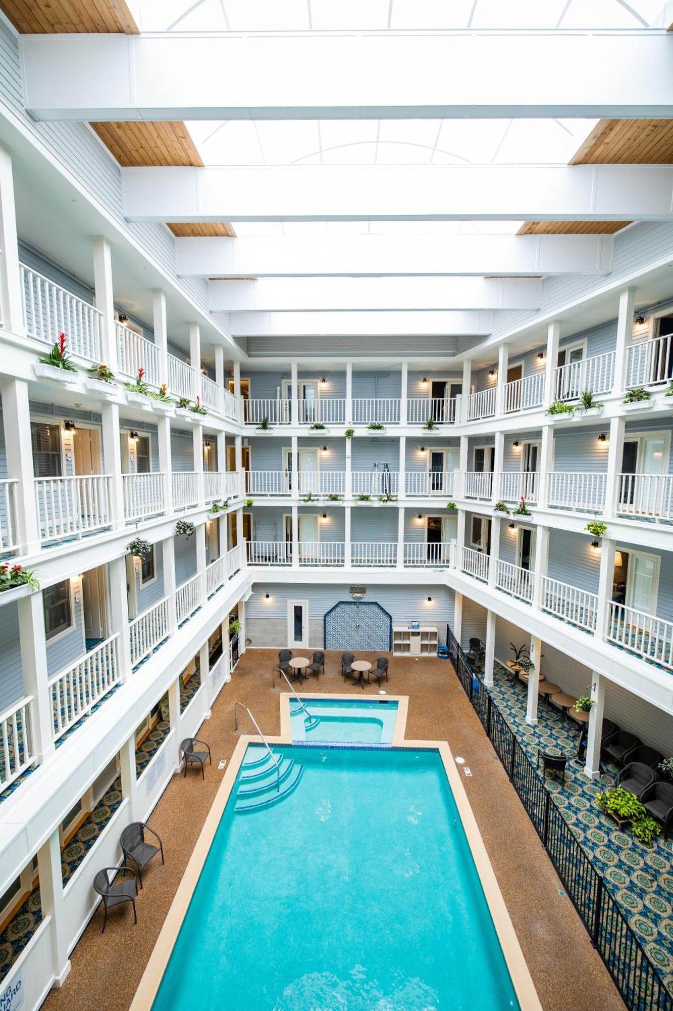 View Hotel 4*