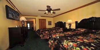 Chippewa Waterfront 3* Mackinac Island