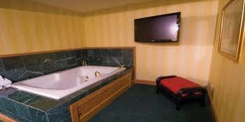 Chippewa Waterfront 3*